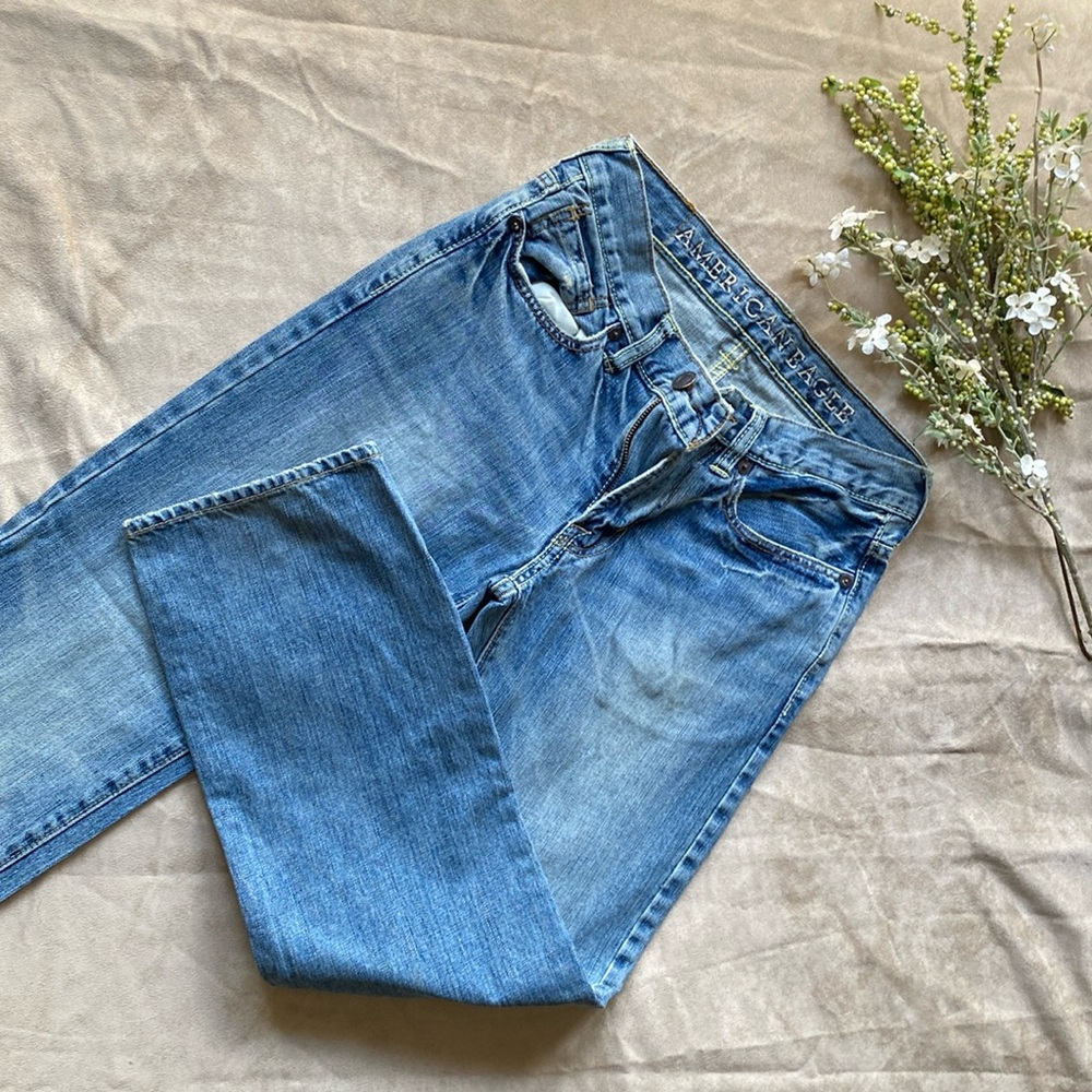 American Eagle Outfitters original straight jeans! Size 26 x 28